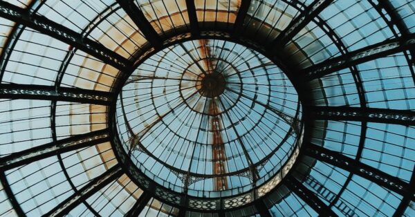 Quelles sont les différentes façons de cultiver des plantes dans des serres-dômes en verre?